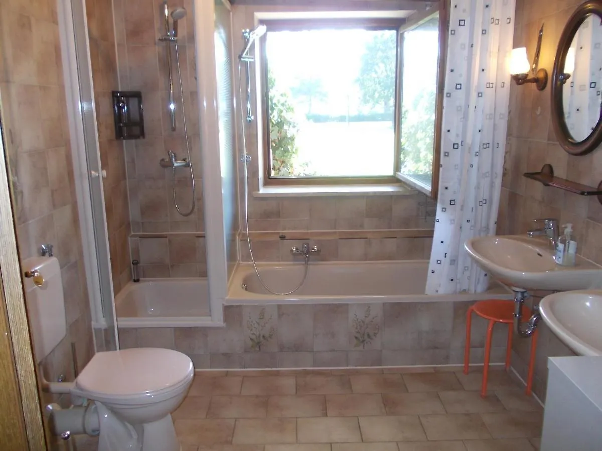 Xxl Apartment, 10 Beds, 4 Sleep-Rooms, 140Qm, 2 Wc, 2 Shower && Bruckmühl Germania